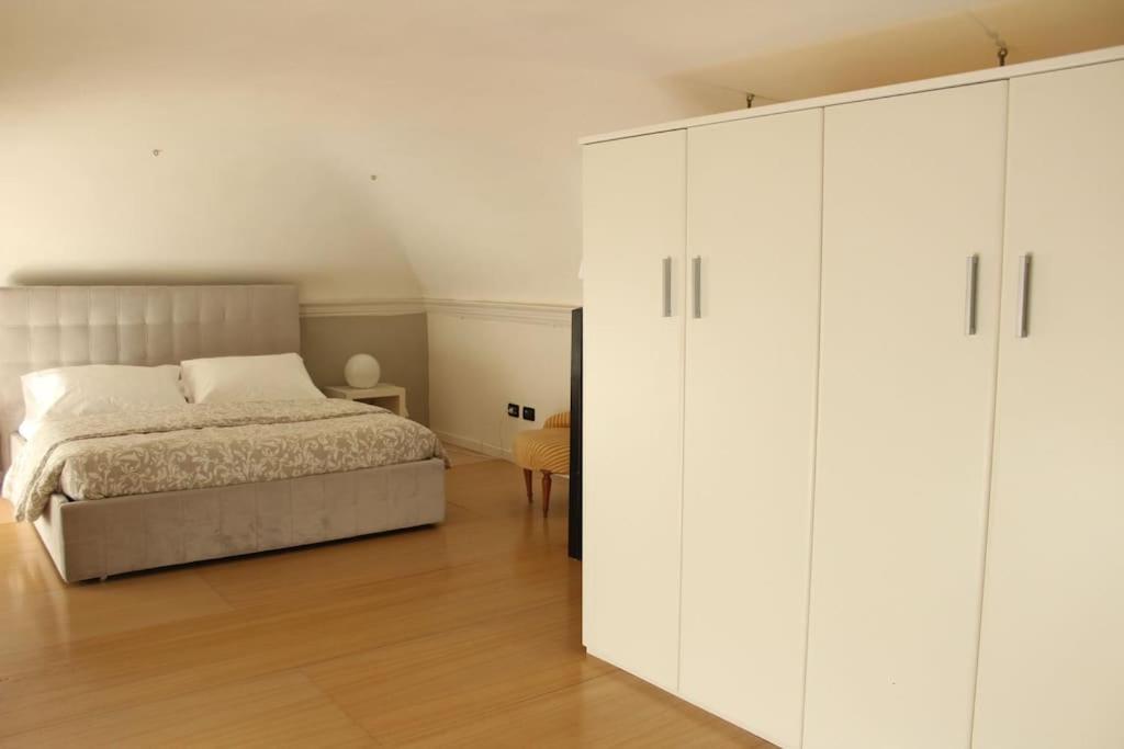 Carlo Alberto 27-C Turin Exteriör bild